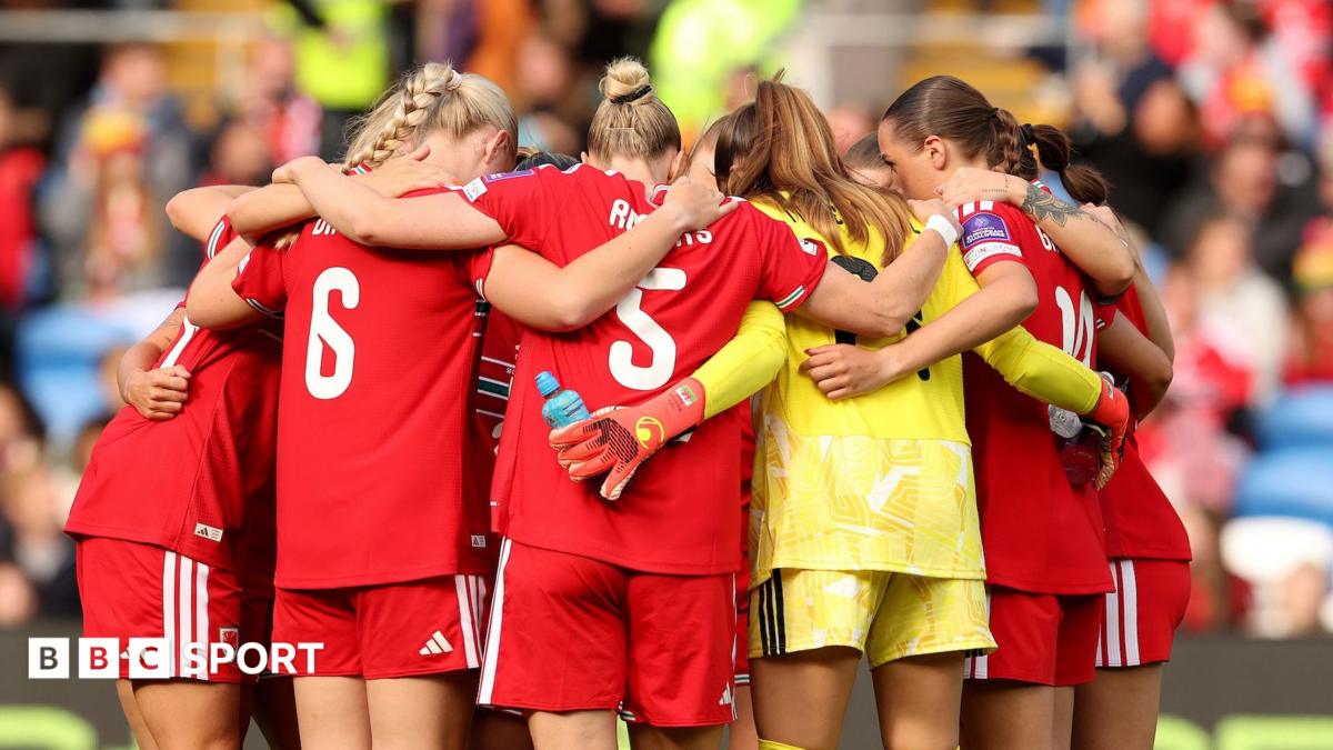 Wales players in a huddle before June's win over the Czech Republic