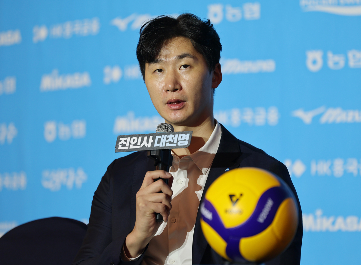 모든 게 다 새로운 박철우 우리카드 감독, ‘진인사대천명’으로 바라보는 더 높은 곳에서의 봄배구 원문 대표 이미지